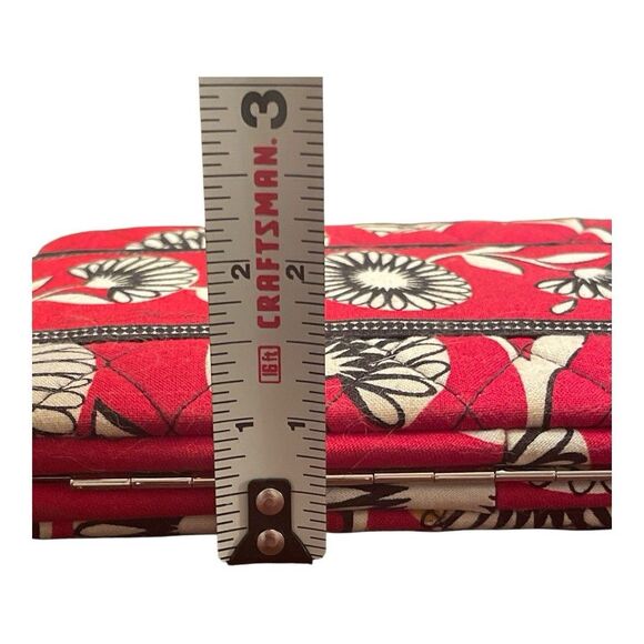 Vera Bradley Deco Daisy Red Black White Pushlock Hard-sided Wallet - Picture 6 of 9